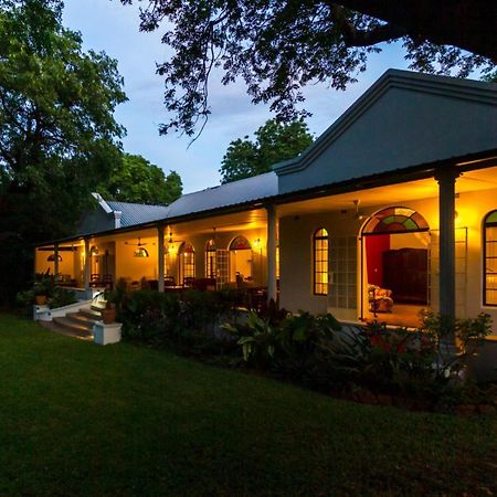 The Courtney Lodge Victoria Falls Ngoại thất bức ảnh