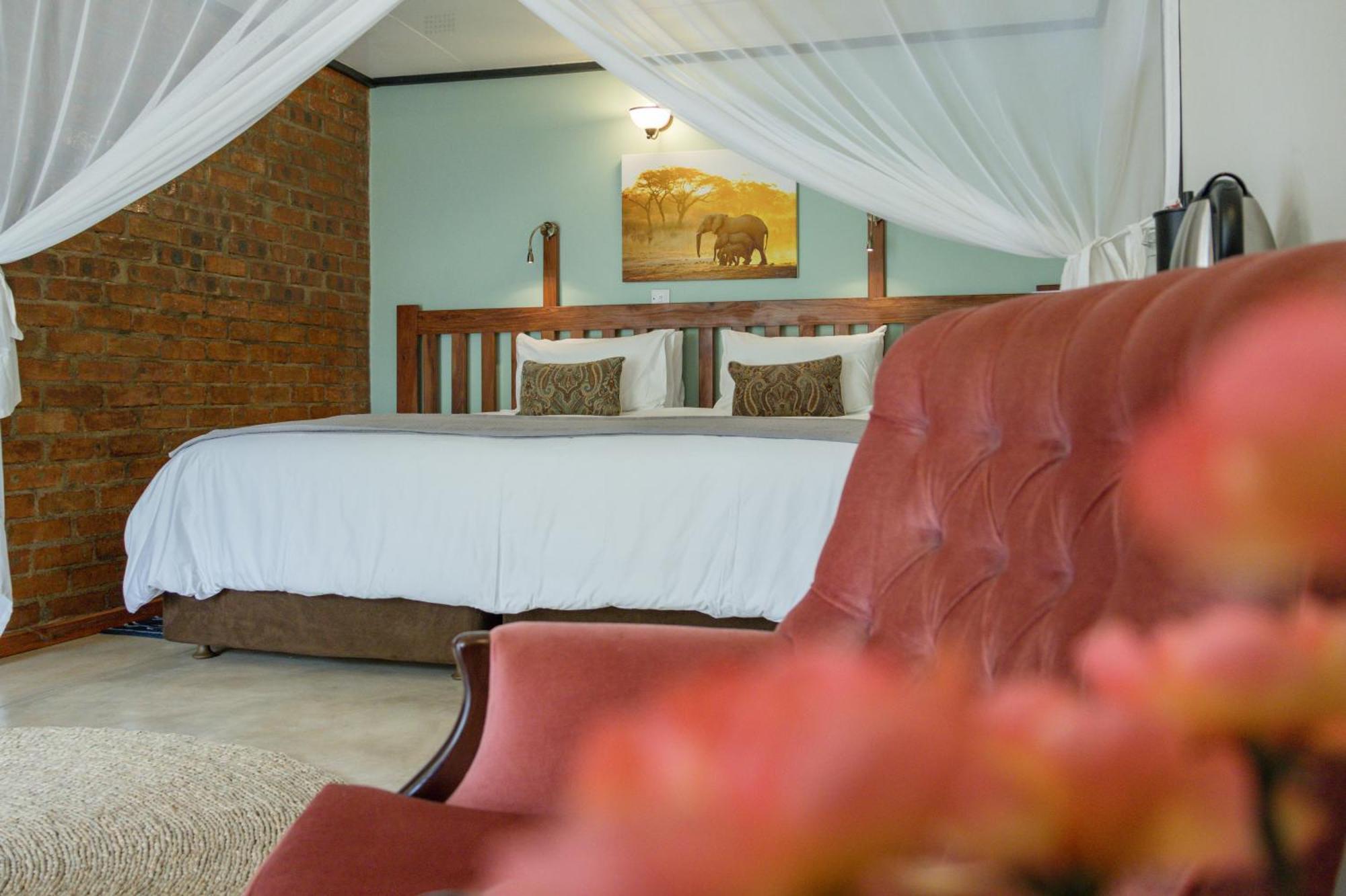The Courtney Lodge Victoria Falls Ngoại thất bức ảnh
