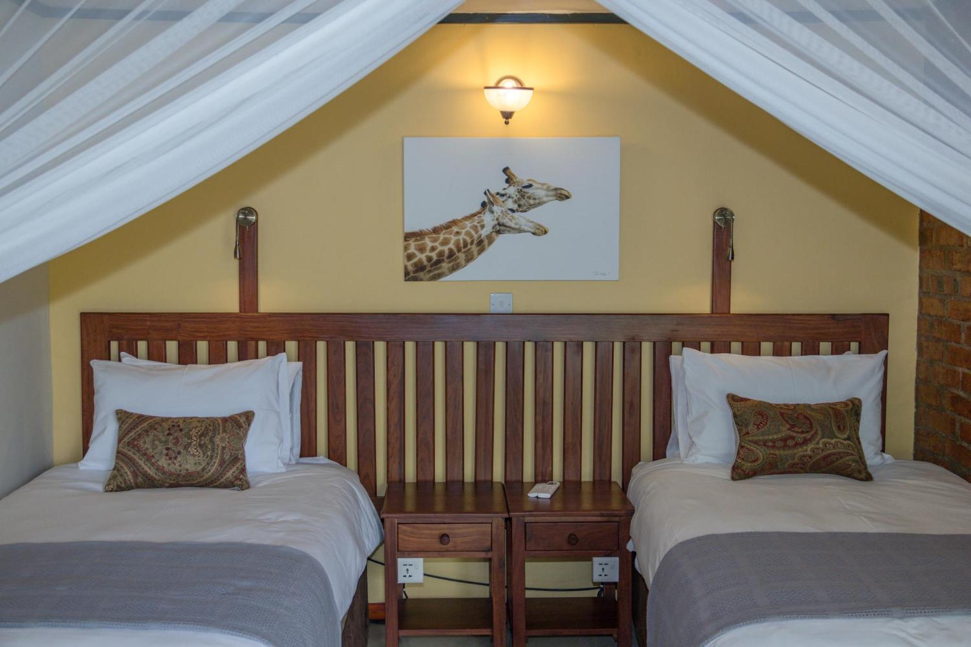 The Courtney Lodge Victoria Falls Ngoại thất bức ảnh