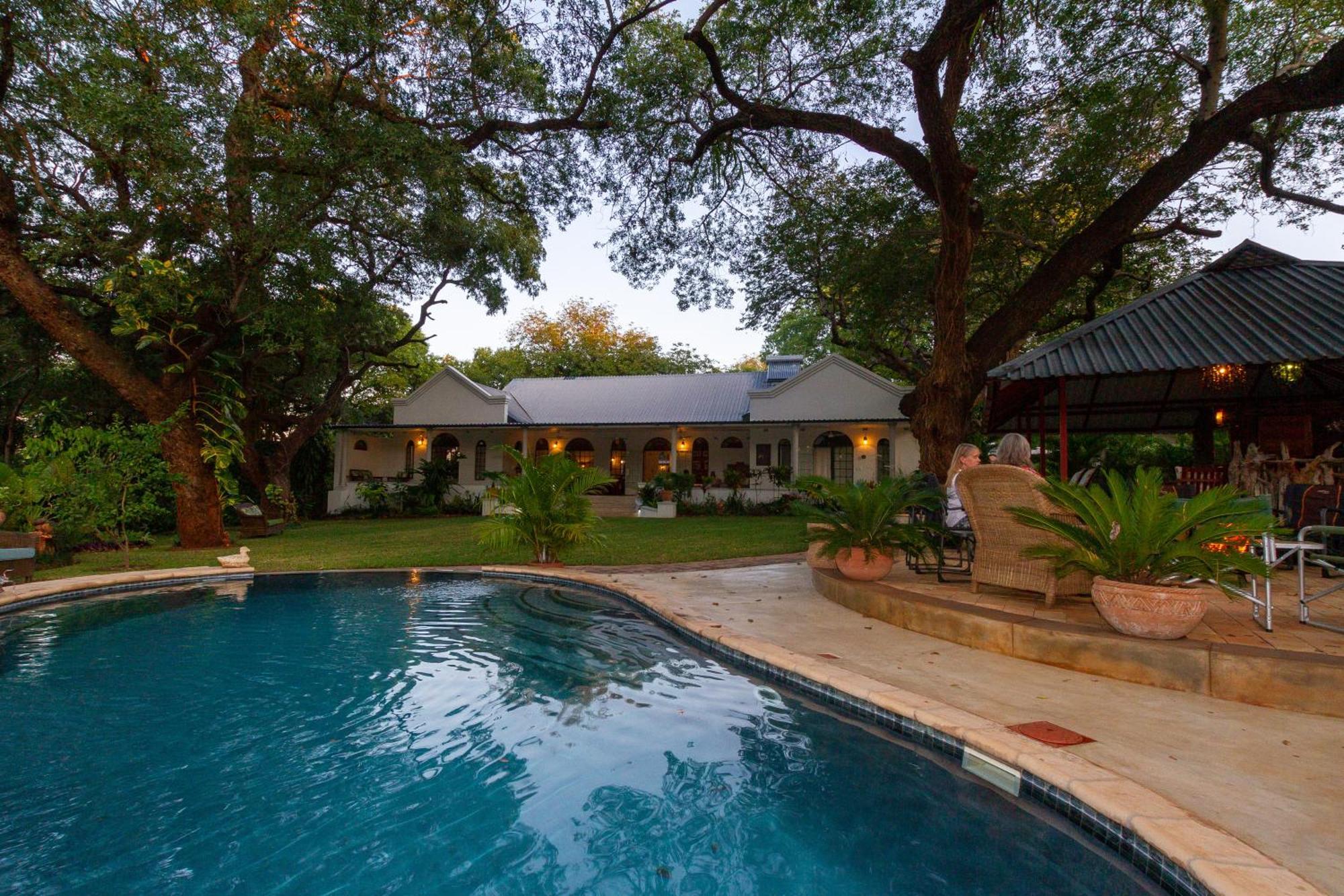 The Courtney Lodge Victoria Falls Ngoại thất bức ảnh